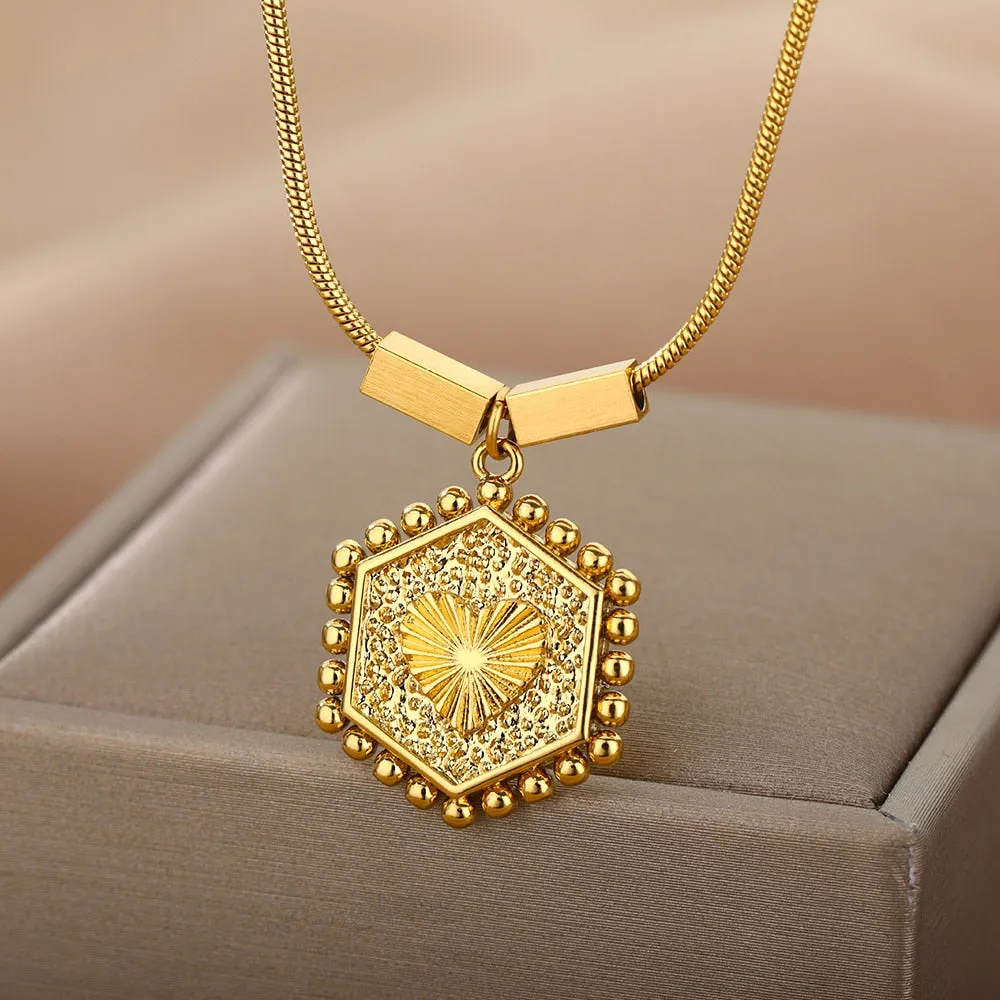 Aesthetic Flower Heart Pendant Necklaces For Women