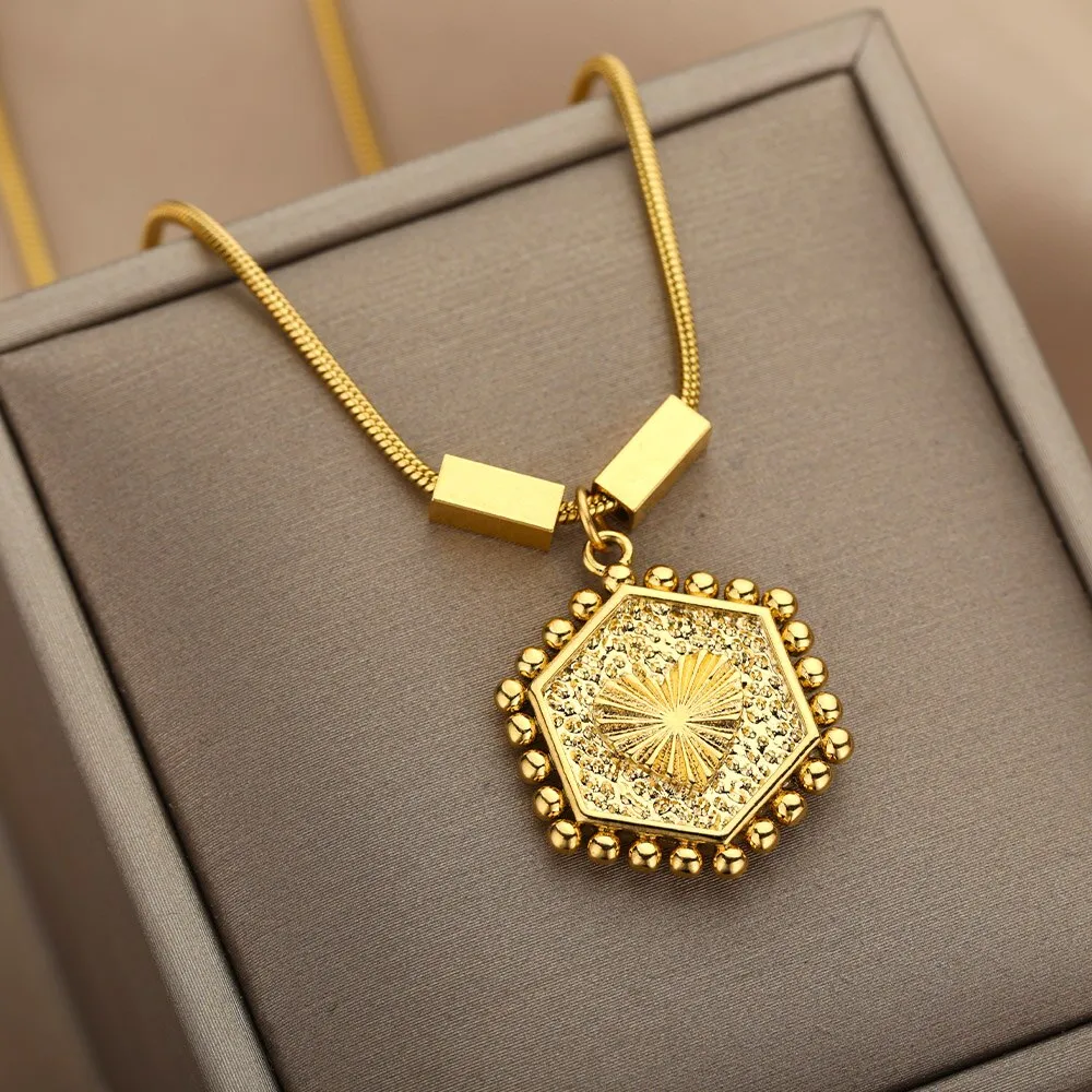 Aesthetic Flower Heart Pendant Necklaces For Women