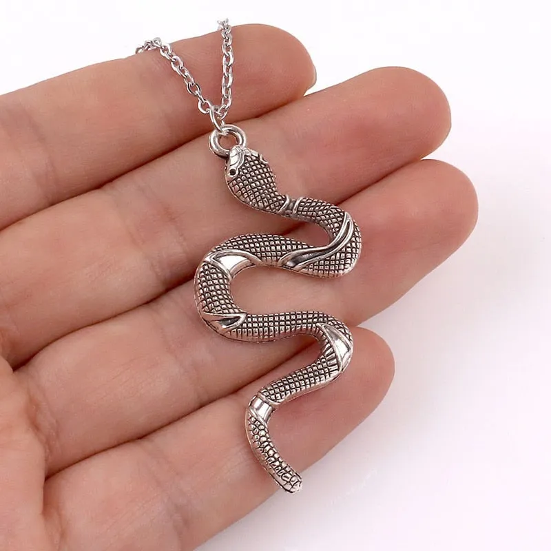 Blade Pendant Necklace for Women Men Vintage Punk Goth Gothic Steampunk Accessories Grunge Rock Jewelry Y2k Aesthetic