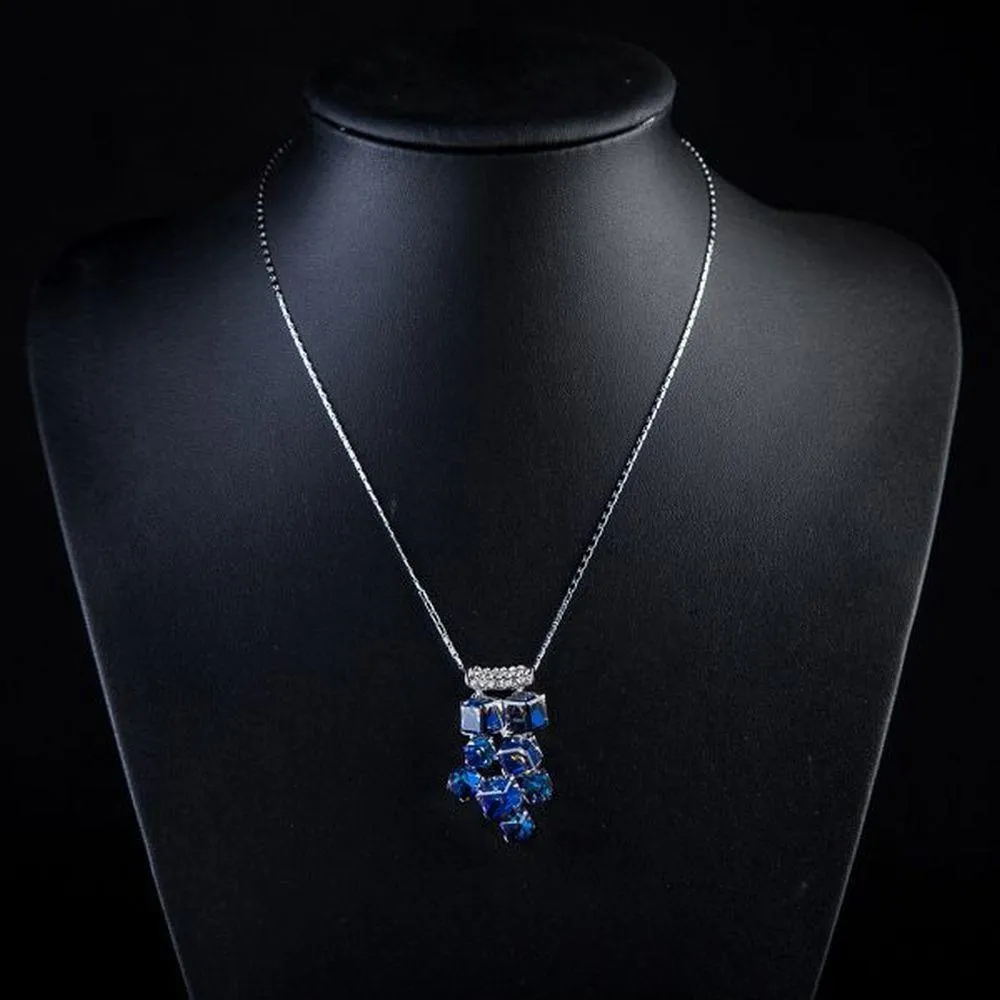 Blue Effect Cluster Necklace