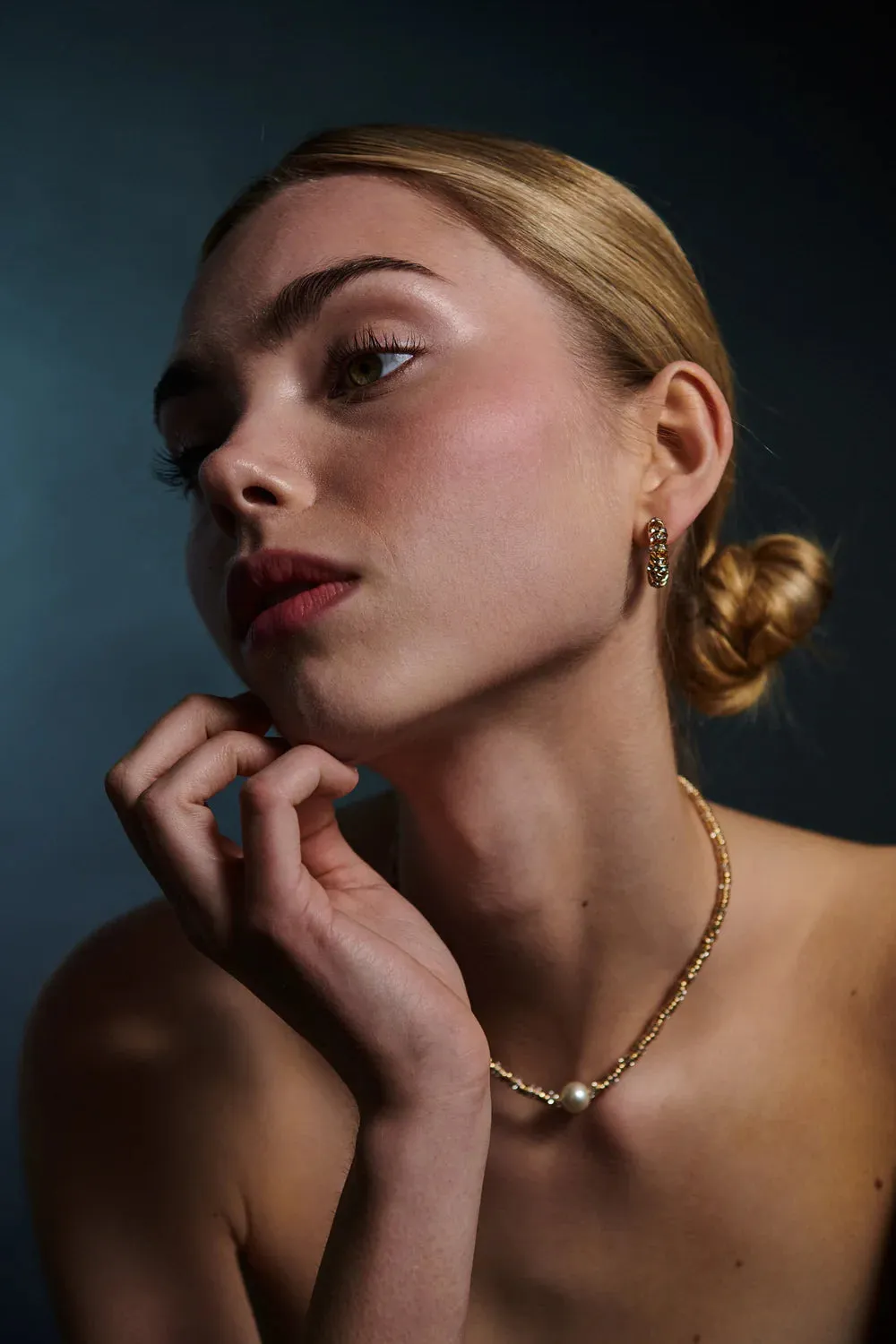 BOW 19 - Glow Short Necklace - Guld