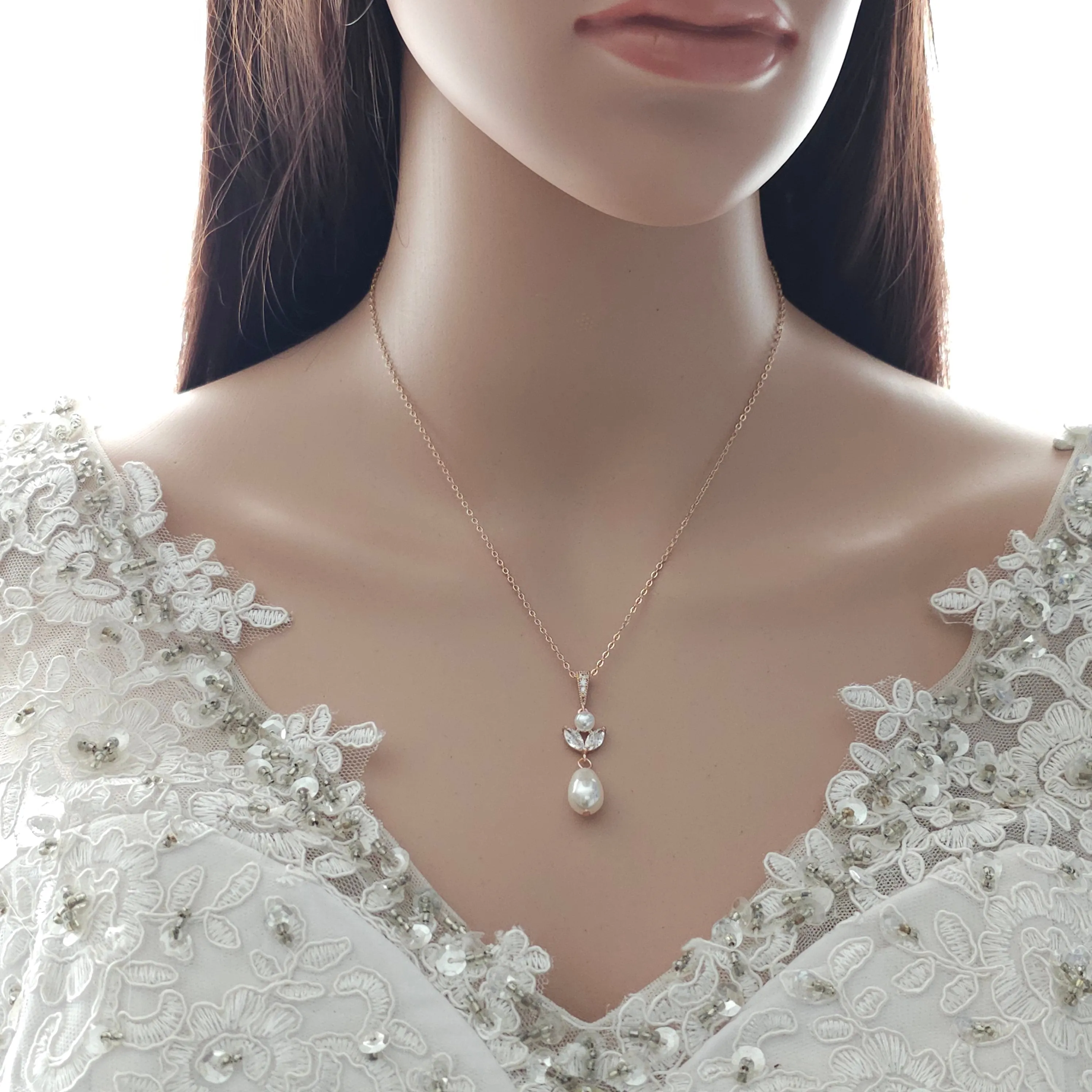 Delicate Pearl Necklace and Backdrop for Brides-Leila