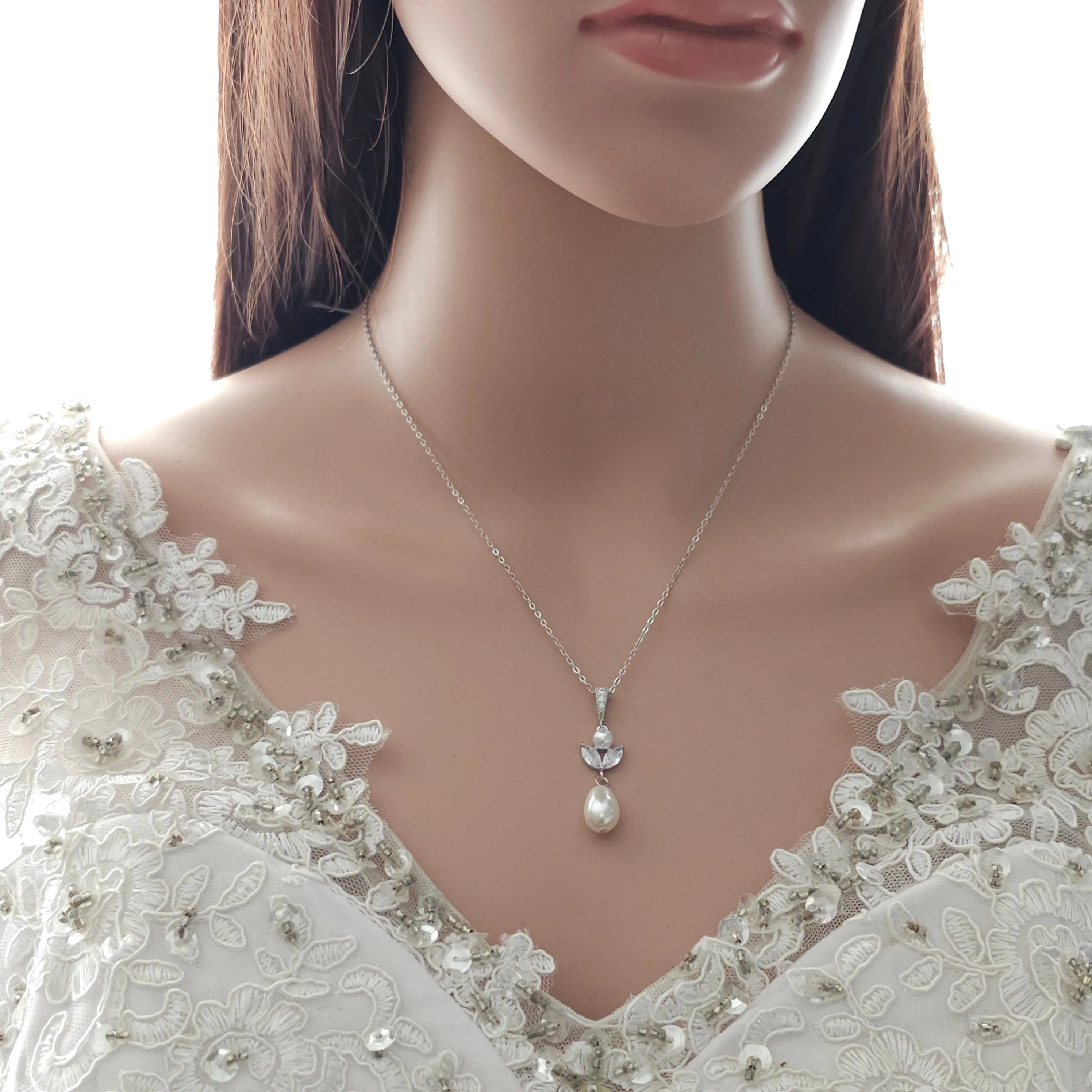 Delicate Pearl Necklace and Backdrop for Brides-Leila