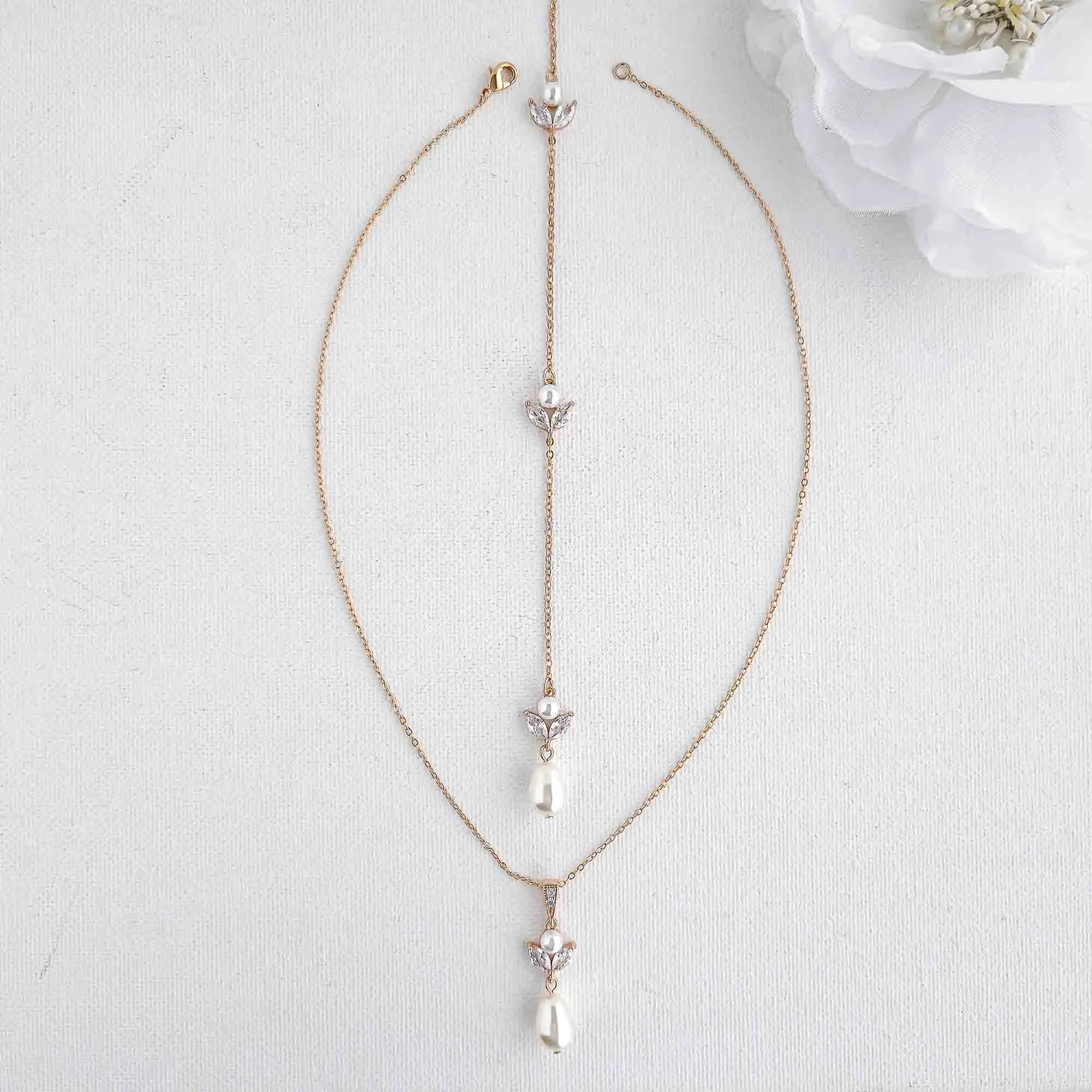 Delicate Pearl Necklace and Backdrop for Brides-Leila