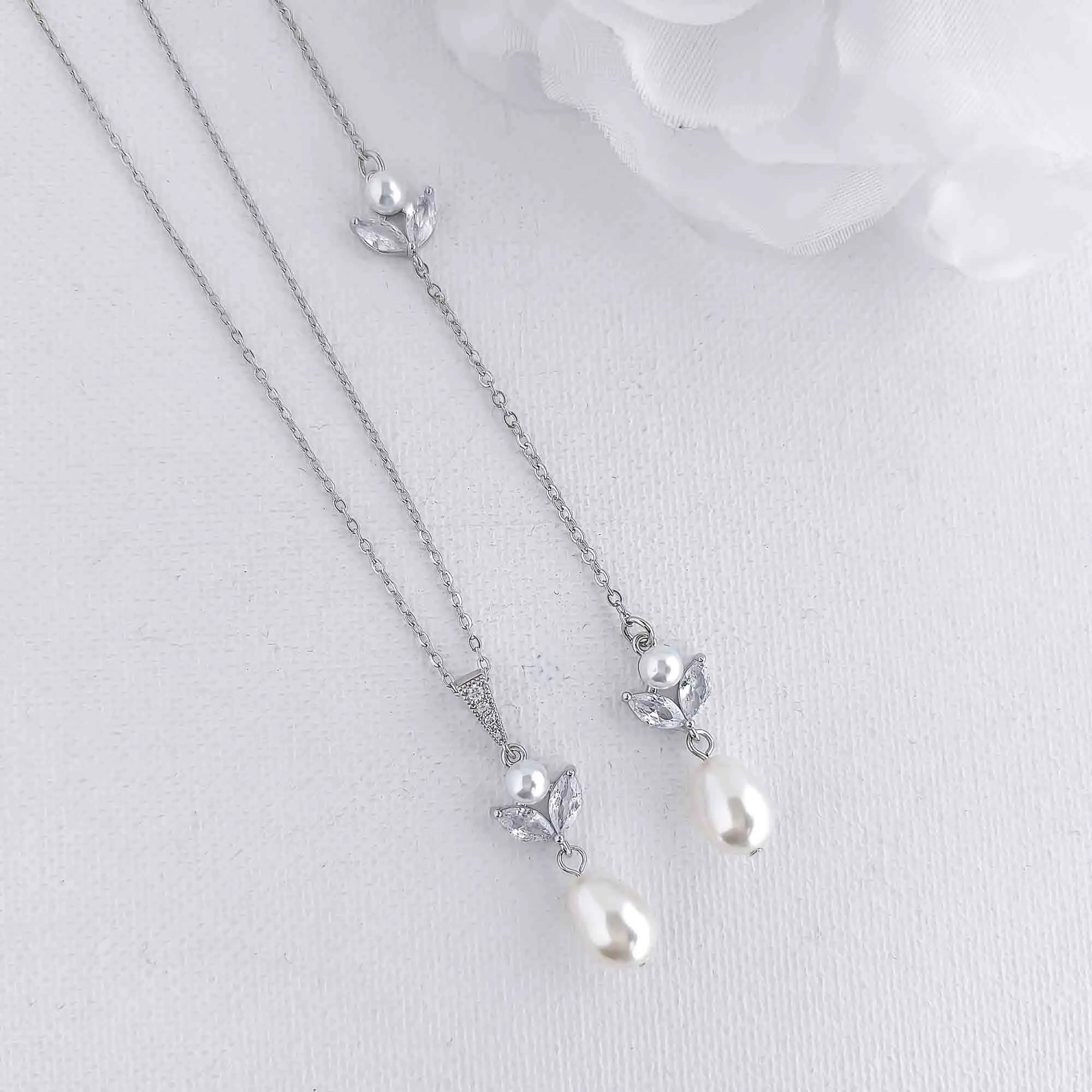 Delicate Pearl Necklace and Backdrop for Brides-Leila