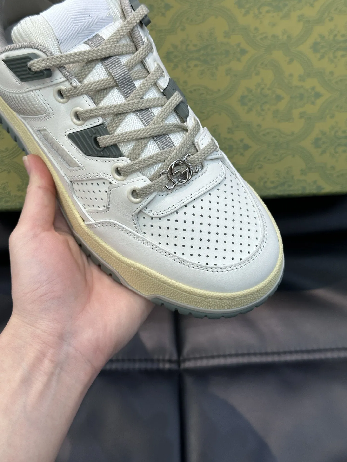 GG WHITE GREY DISTRESSED EFFECT