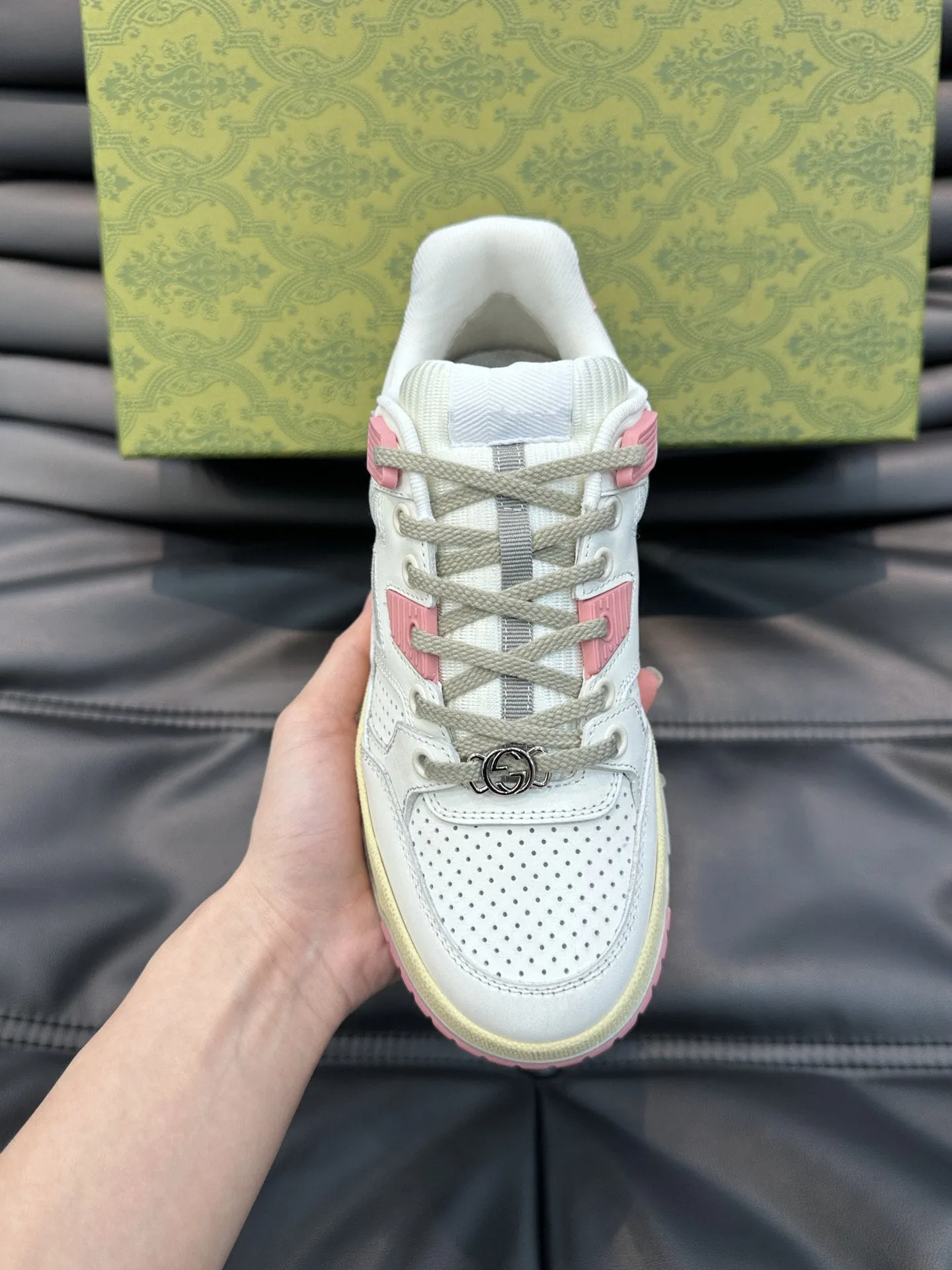 GG WHITE PINK DISTRESSED EFFECT